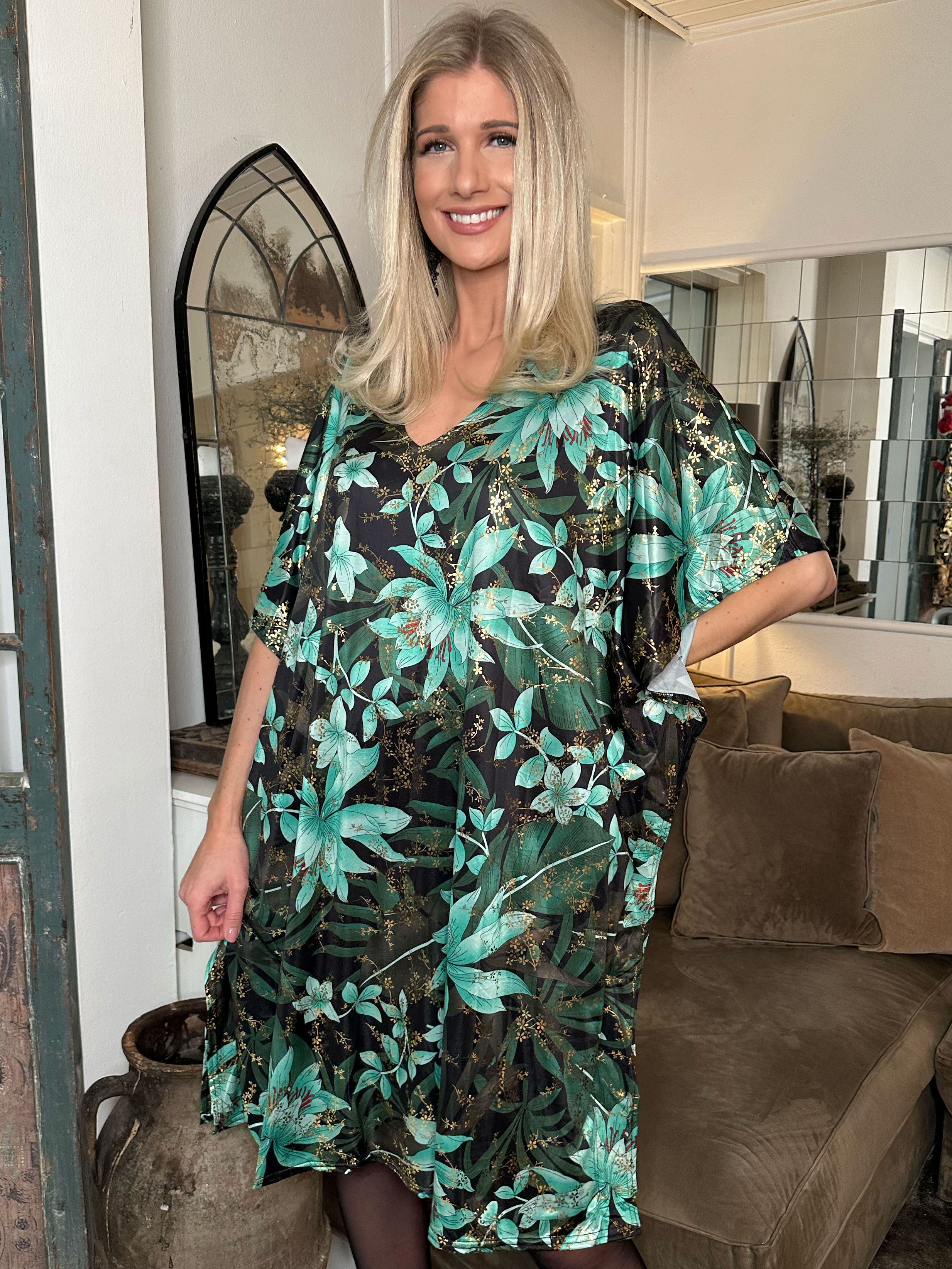 Azmina Flower - Tunikakjole i løs pasform med blomsterprint